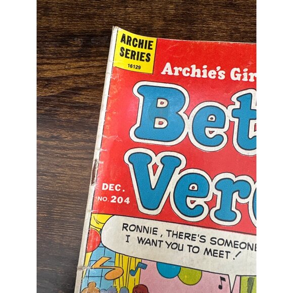 Archies Girls Betty And Veronica Comic #204 December 1972 Issue Bagged Boarded - Picture 3 of 6